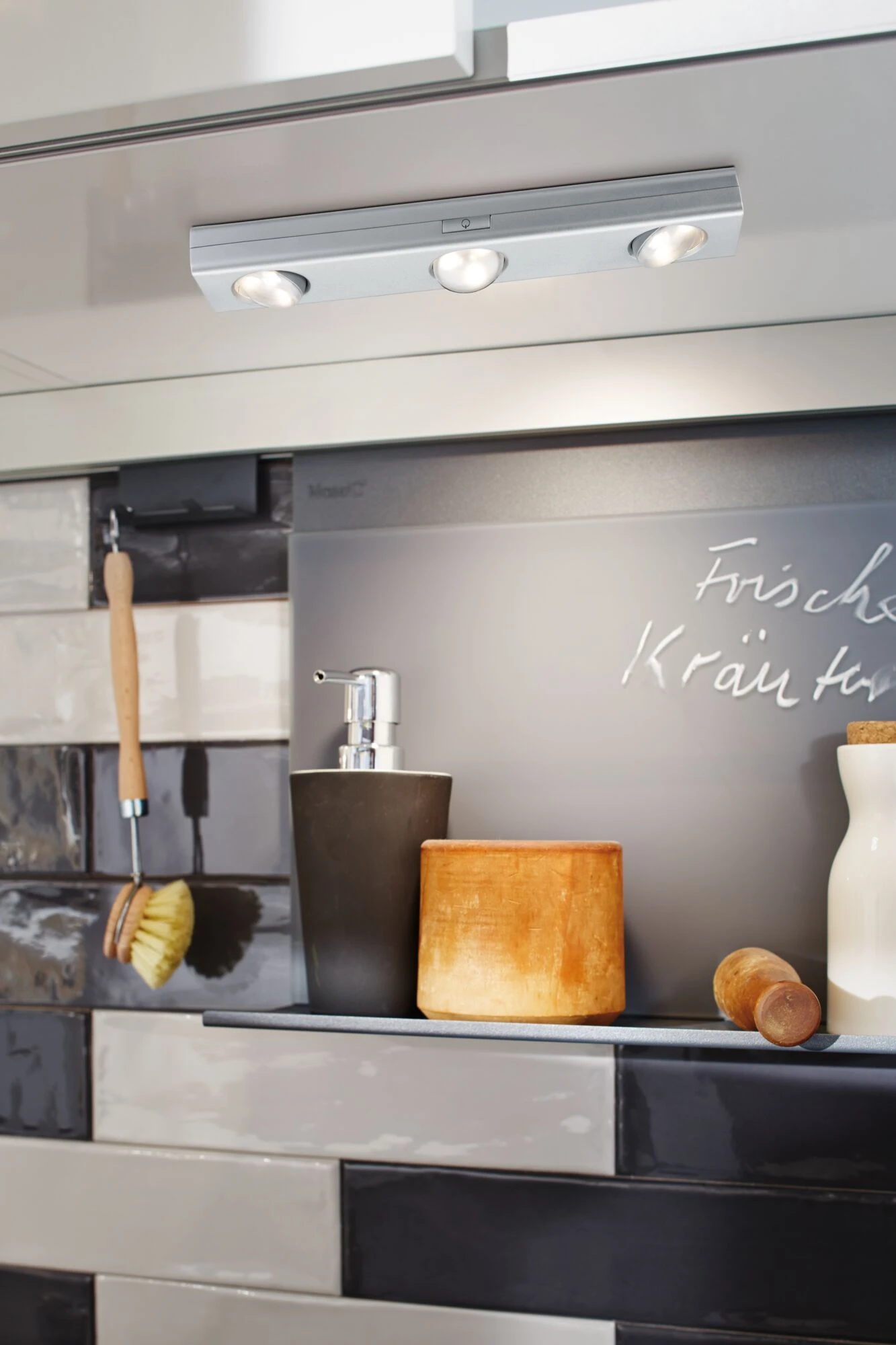 Paulmann LED Unterschrankleuchte Batterie Jiggle Inkl. Schalter 300x60mm 3x22lm 3000K Dimmbar Chrom Matt - Image 2