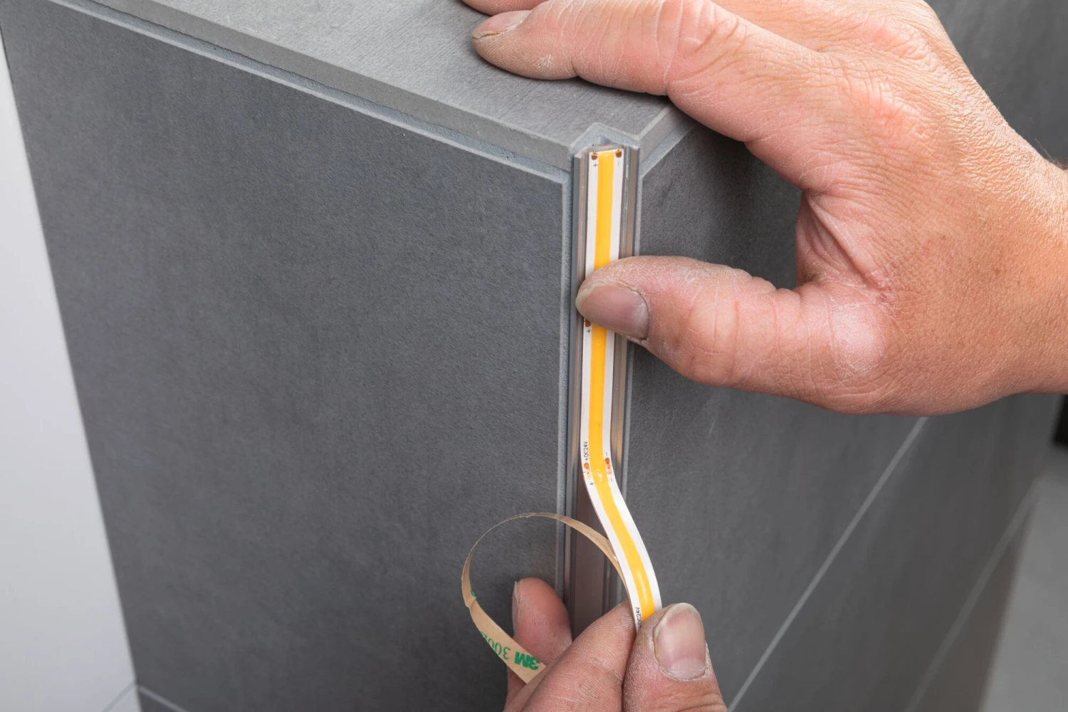 Paulmann LumiTiles LED Stripe Full-Line COB Slim 1m IP44 3W 230lm 280LEDs/m 2700K 7VA - Image 10